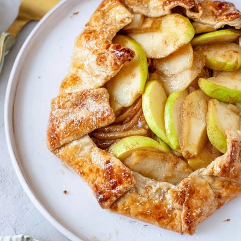 Golden Classic Rustic Apple Galette, filled with tender spiced apples ready to serve.